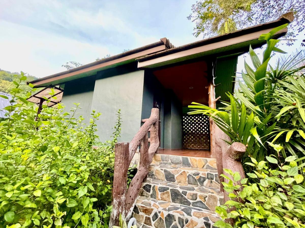Khao Sok Green Valley Resort - Sha Certified Khao Sok National Park Exterior photo